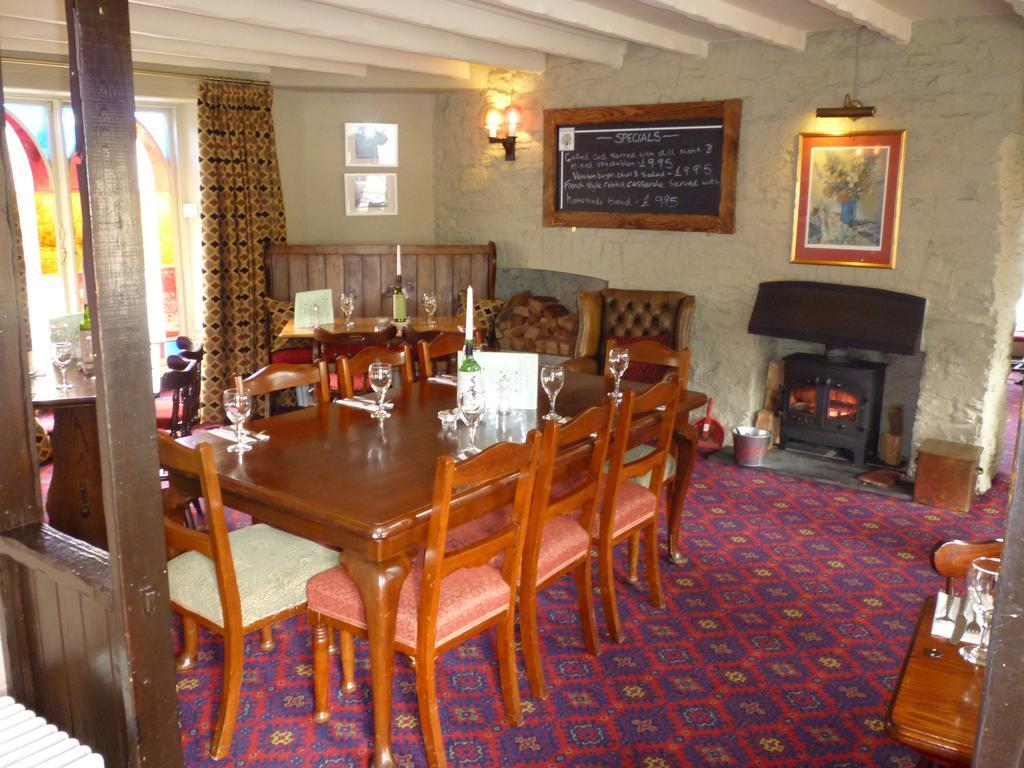 Royal Oak Inn Lostwithiel Bagian luar foto
